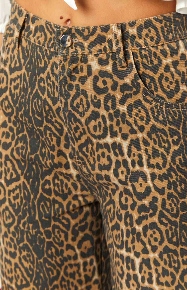 Isadora- Leopard Print Straight Fit Jeans